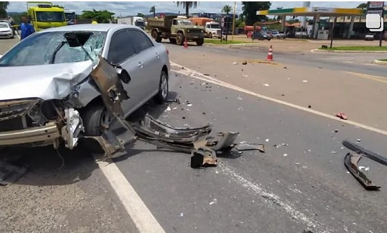 Acidente envolvendo carro e moto deixa uma vítima fatal na BR-153, em Campinorte