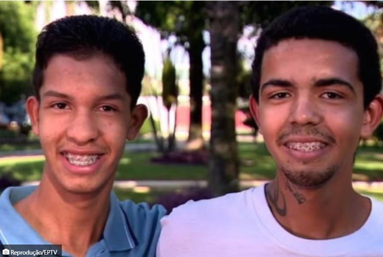 Surpreendente história com final feliz: Irmãos separados por adoção se reencontram por acaso após 10 anos